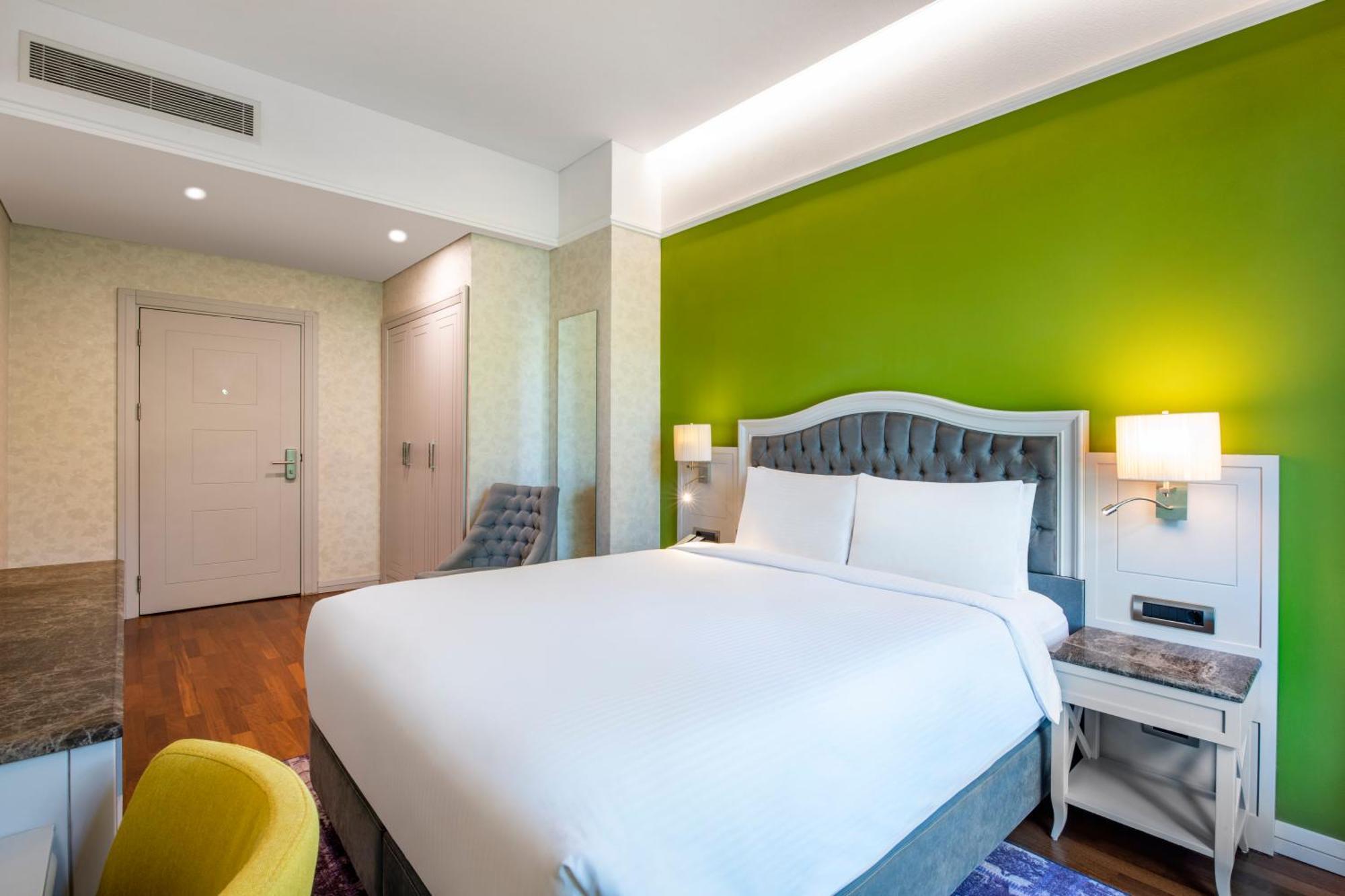 Mercure Old Town Hotel 4*