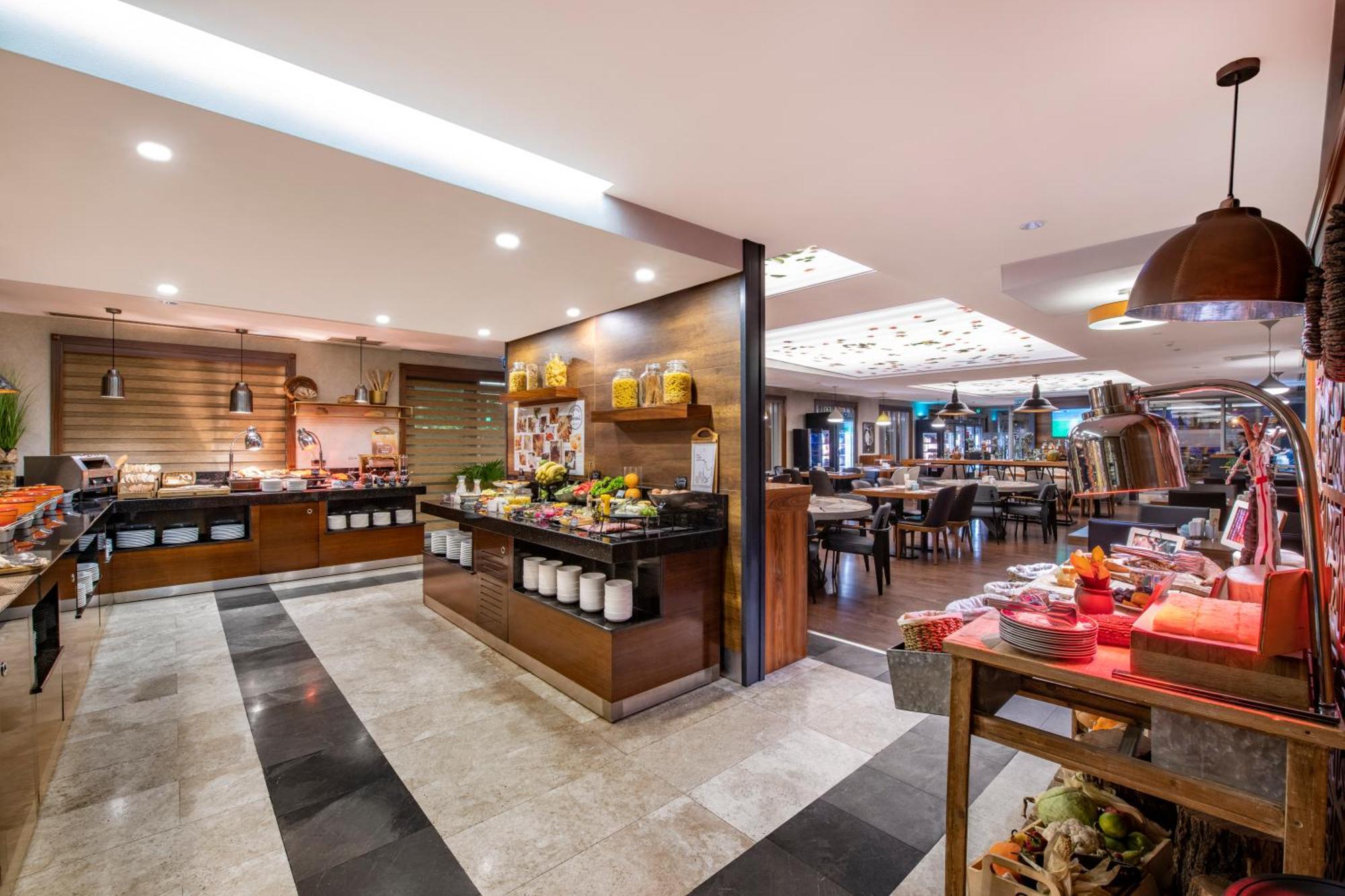 Hotel Mercure Old Town 4*