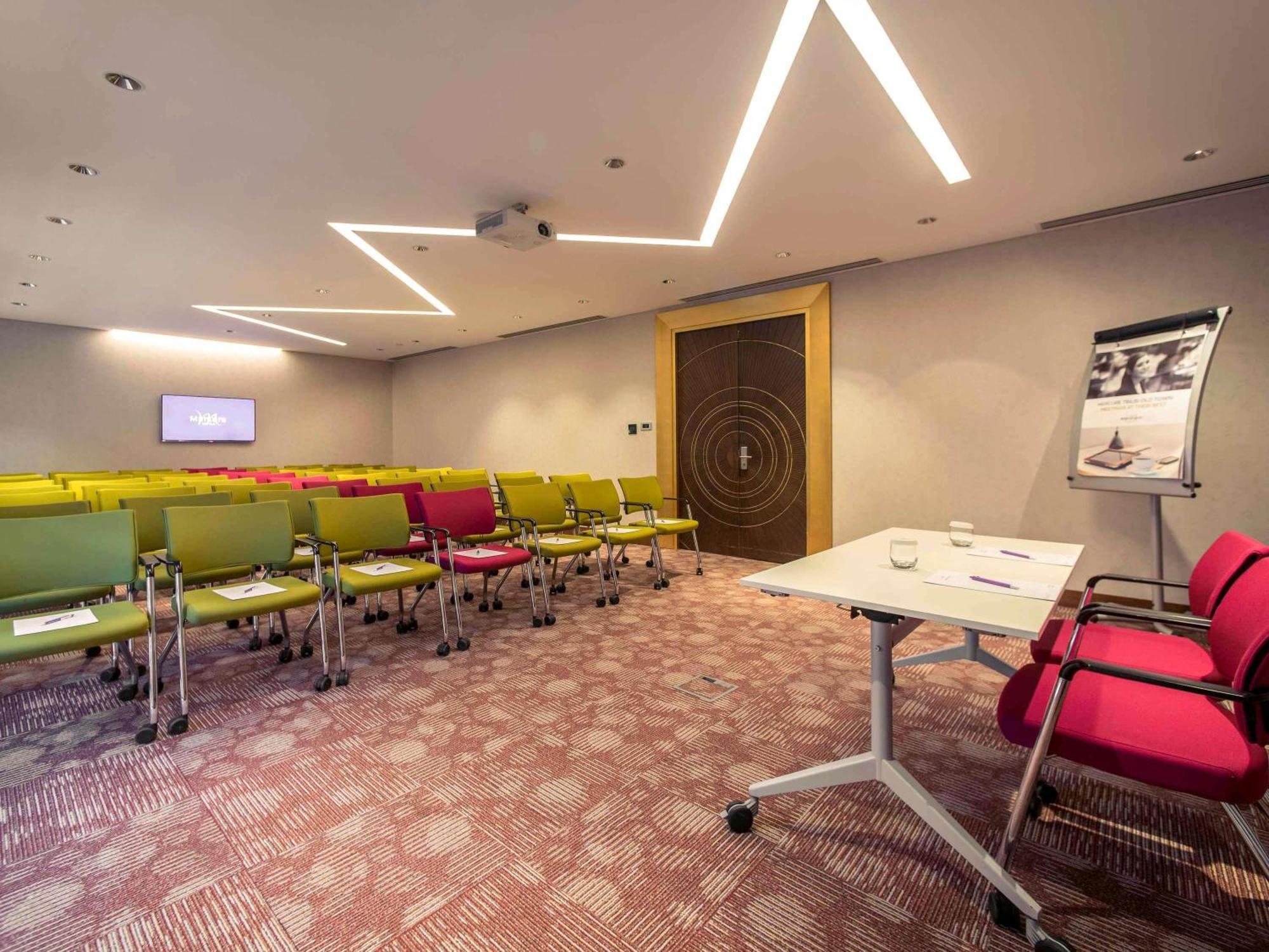 Отель Mercure Old Town 4*